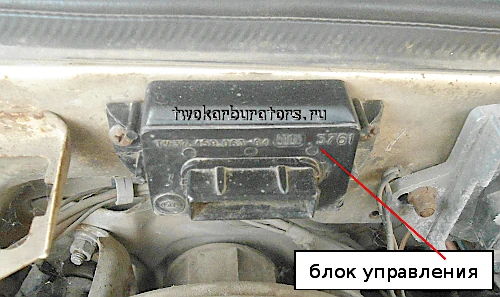 На снимке электронный блок управления ЭПХХ Солекс